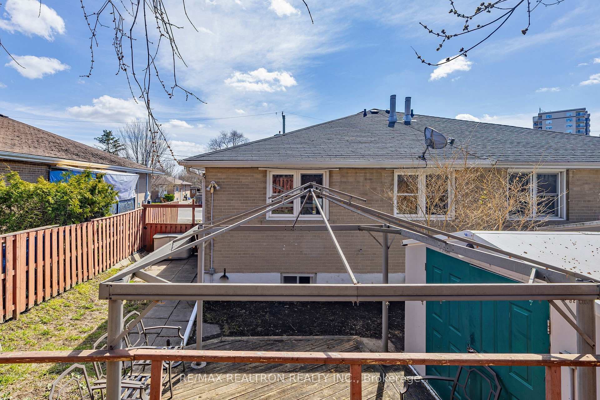 38 Lindsay Avenue photo 32