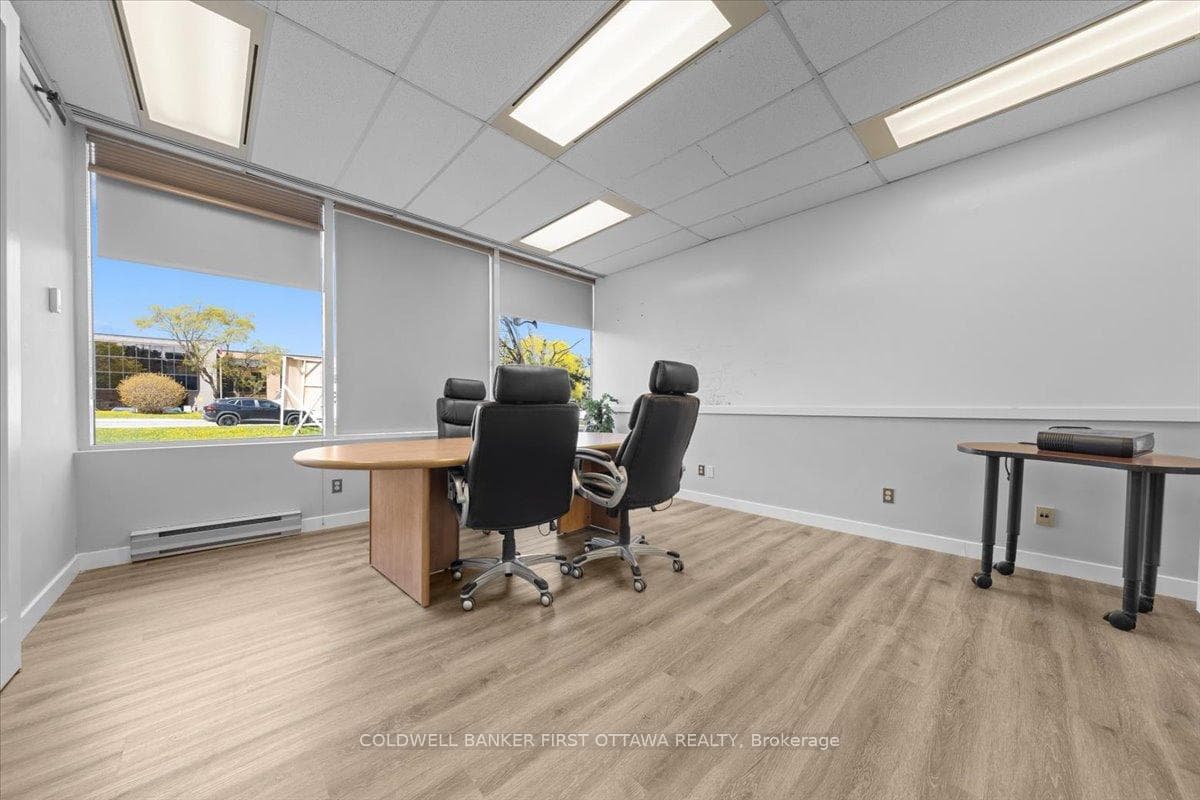 2283 ST LAURENT Boulevard Unit 101 photo 17