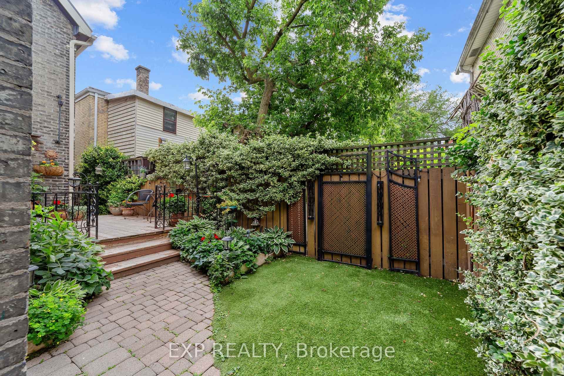 513 Quebec Street photo 13
