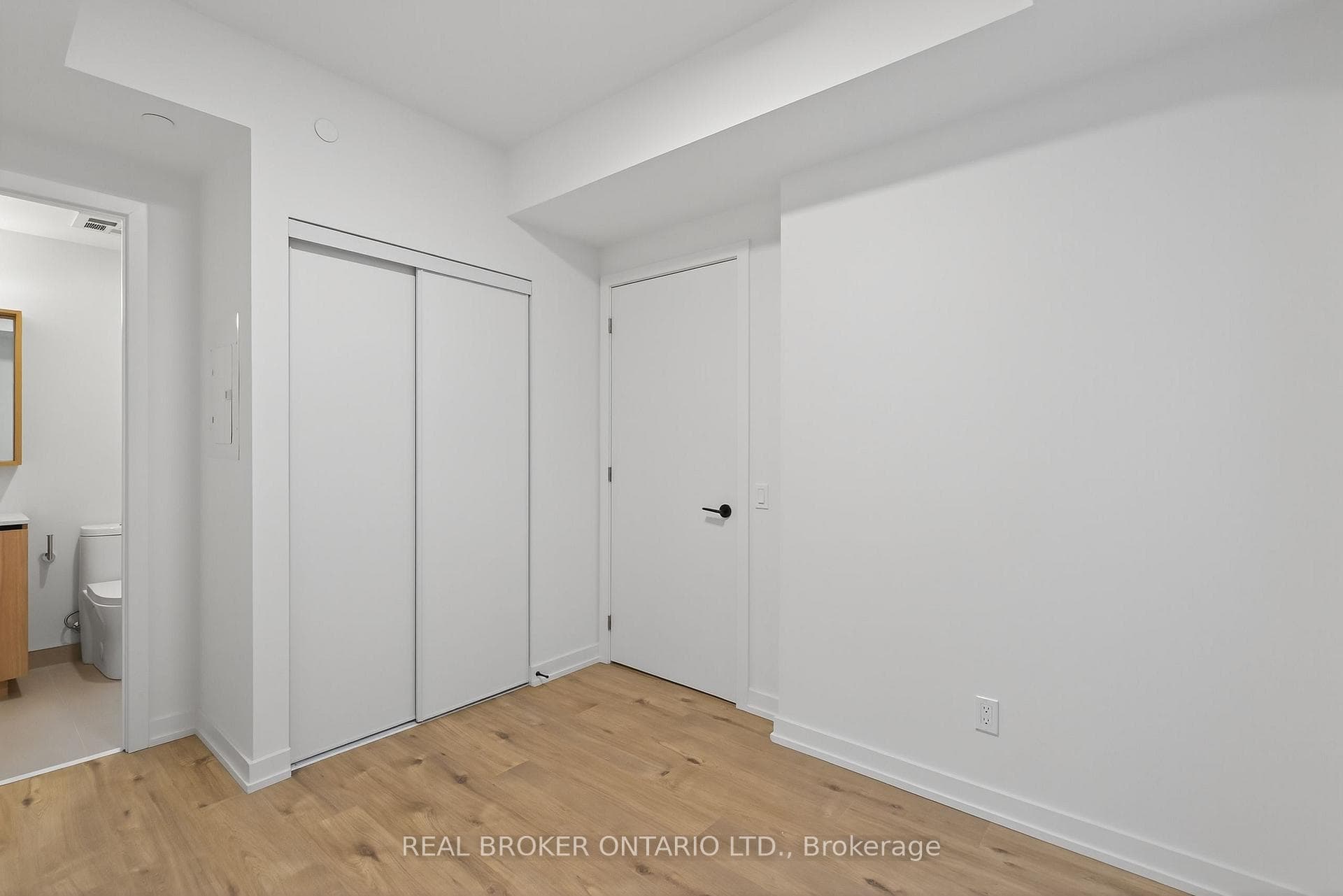35 Parliament Street Unit 313 photo 19