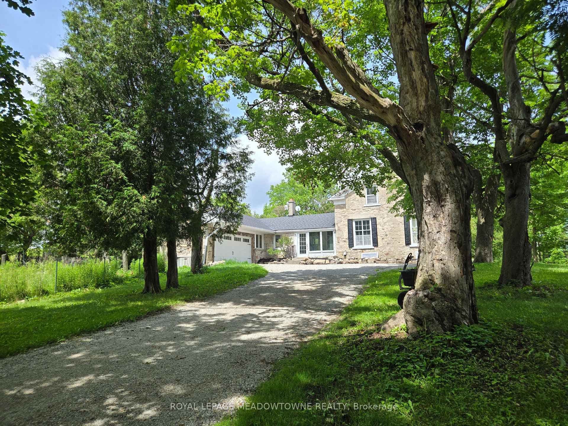 5595 25 Side Road photo 3
