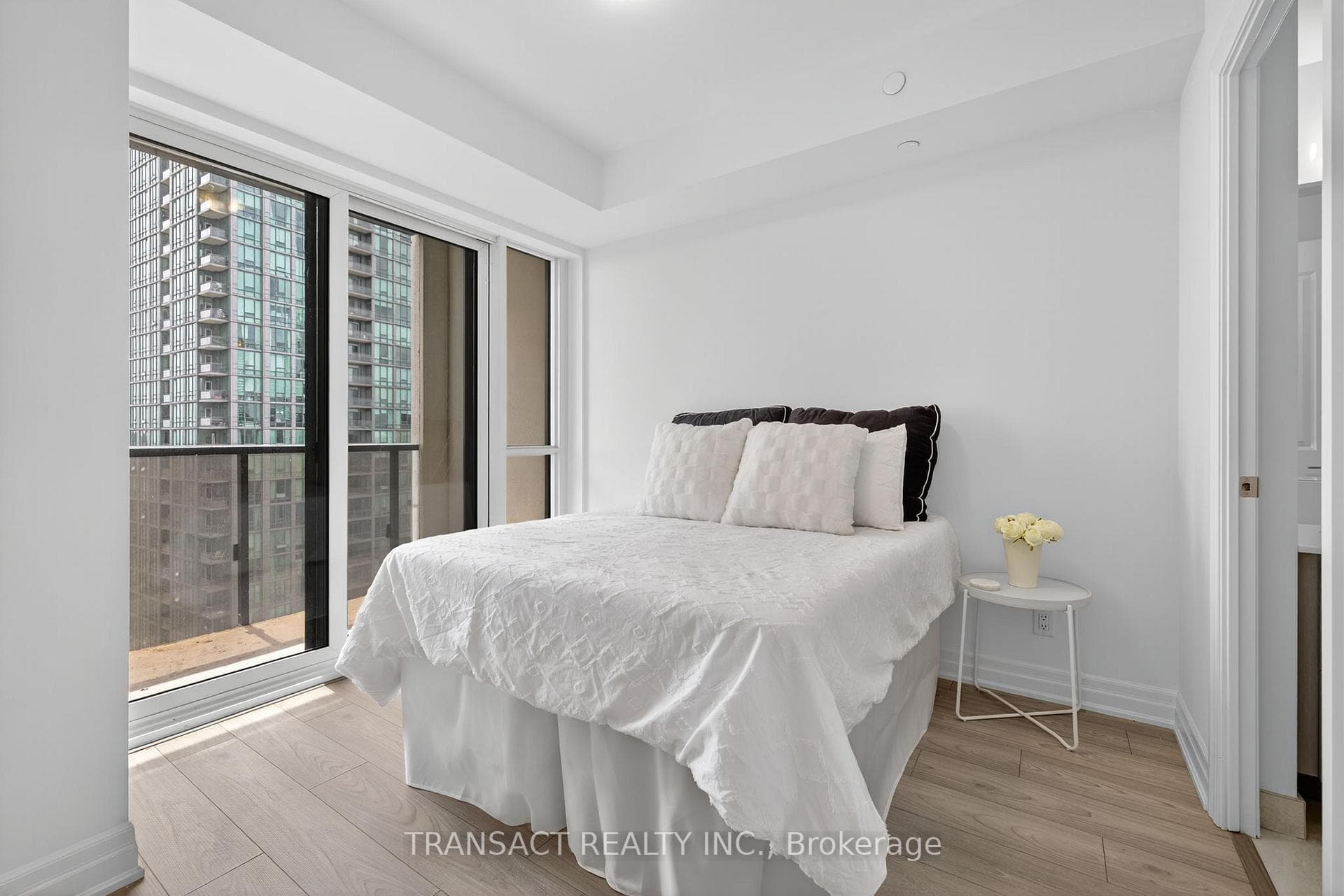 36 Elm Drive Unit 1706 photo 23