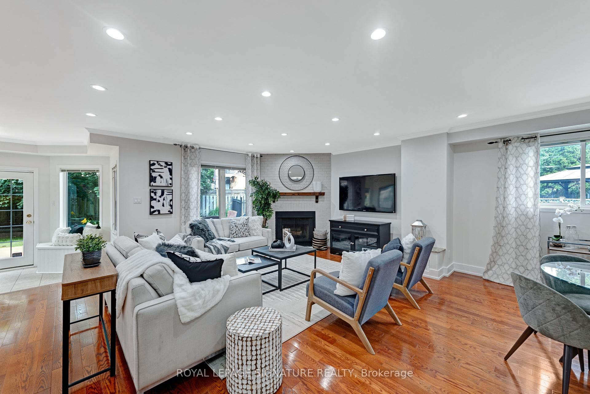 507 Newmark Place photo 2