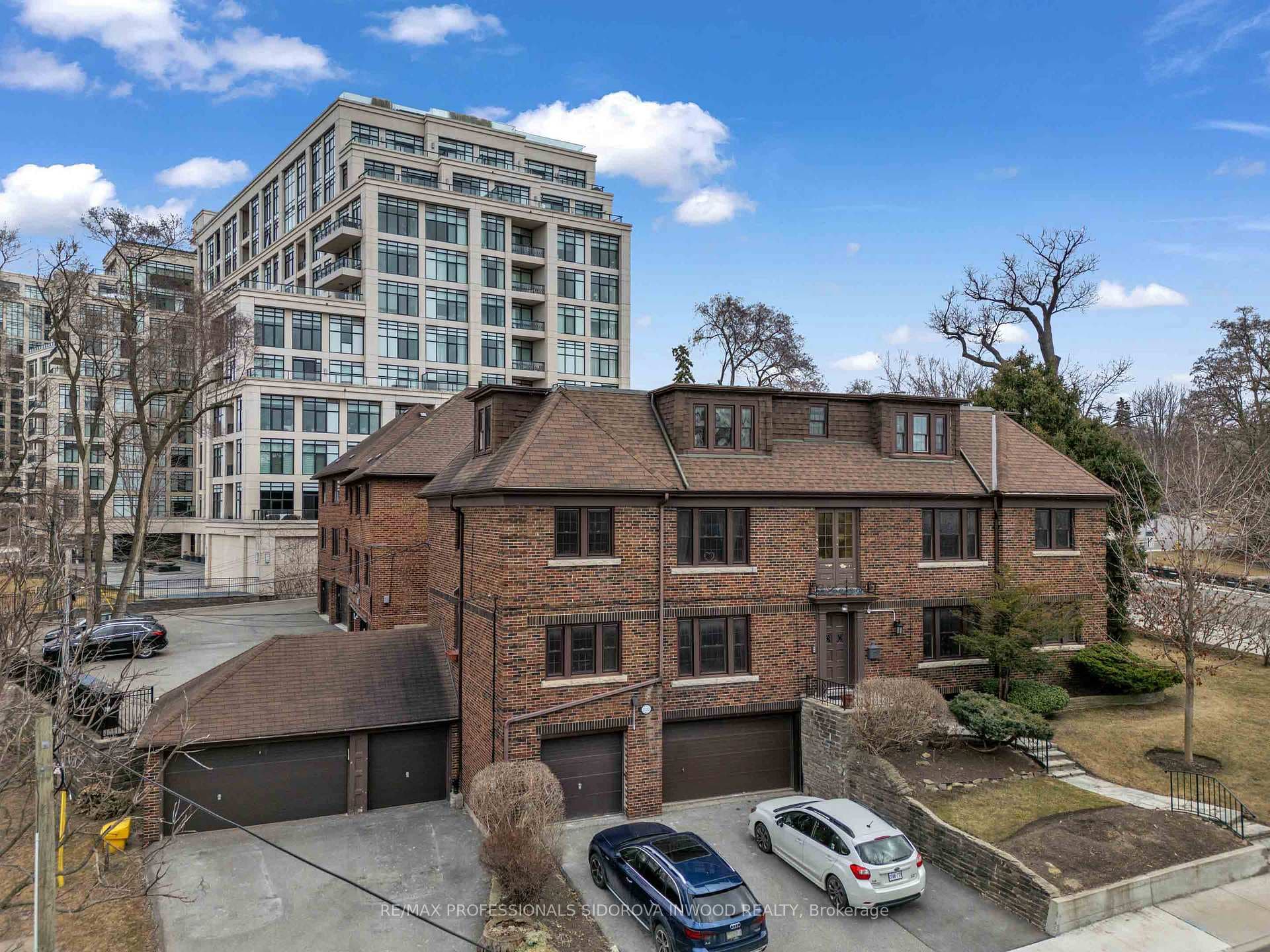 2512 Bloor Street Unit 3 photo 23