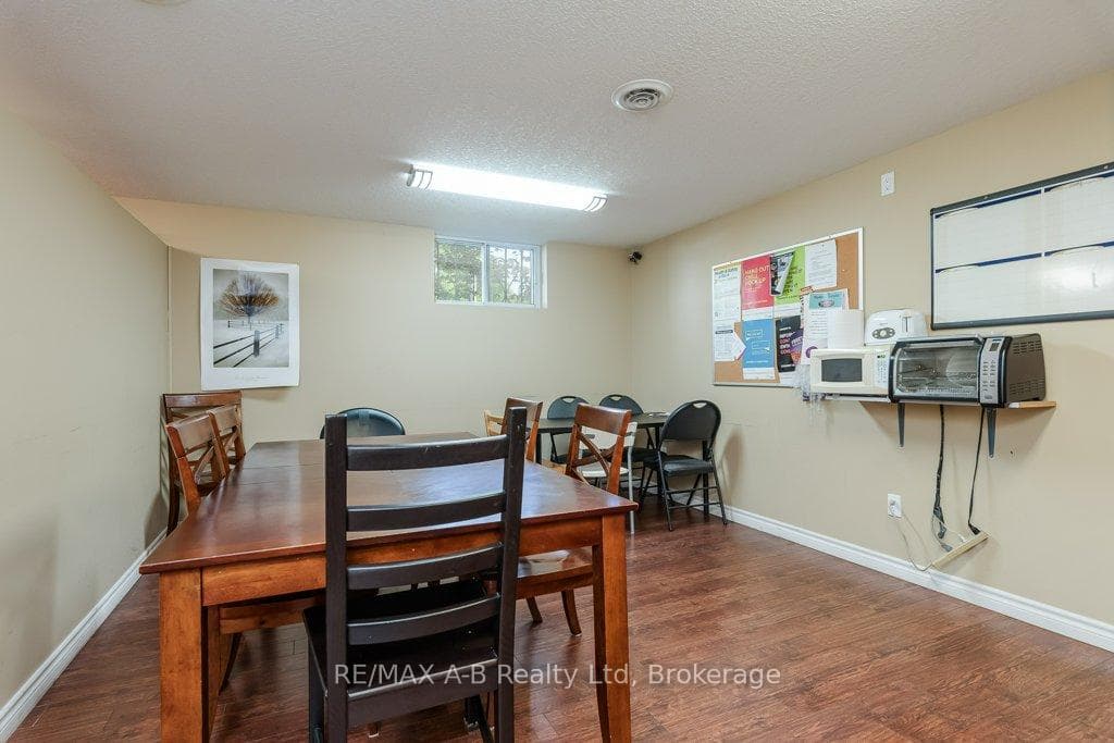 4 MC FARLANE Street photo 43