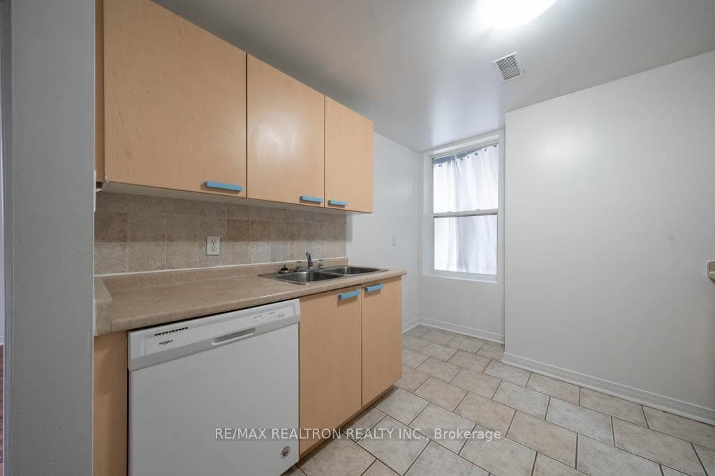 414 Jarvis Street Unit PH02 photo 9