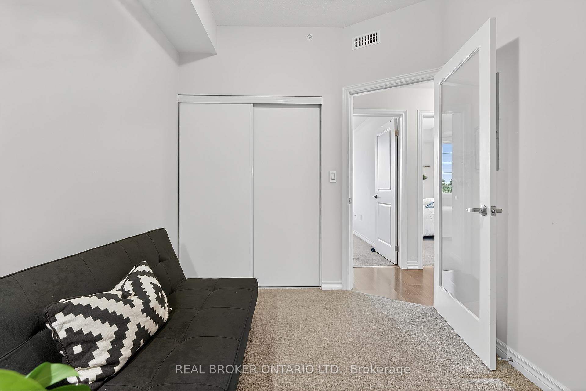 1083 Gordon Street Unit 403 photo 21