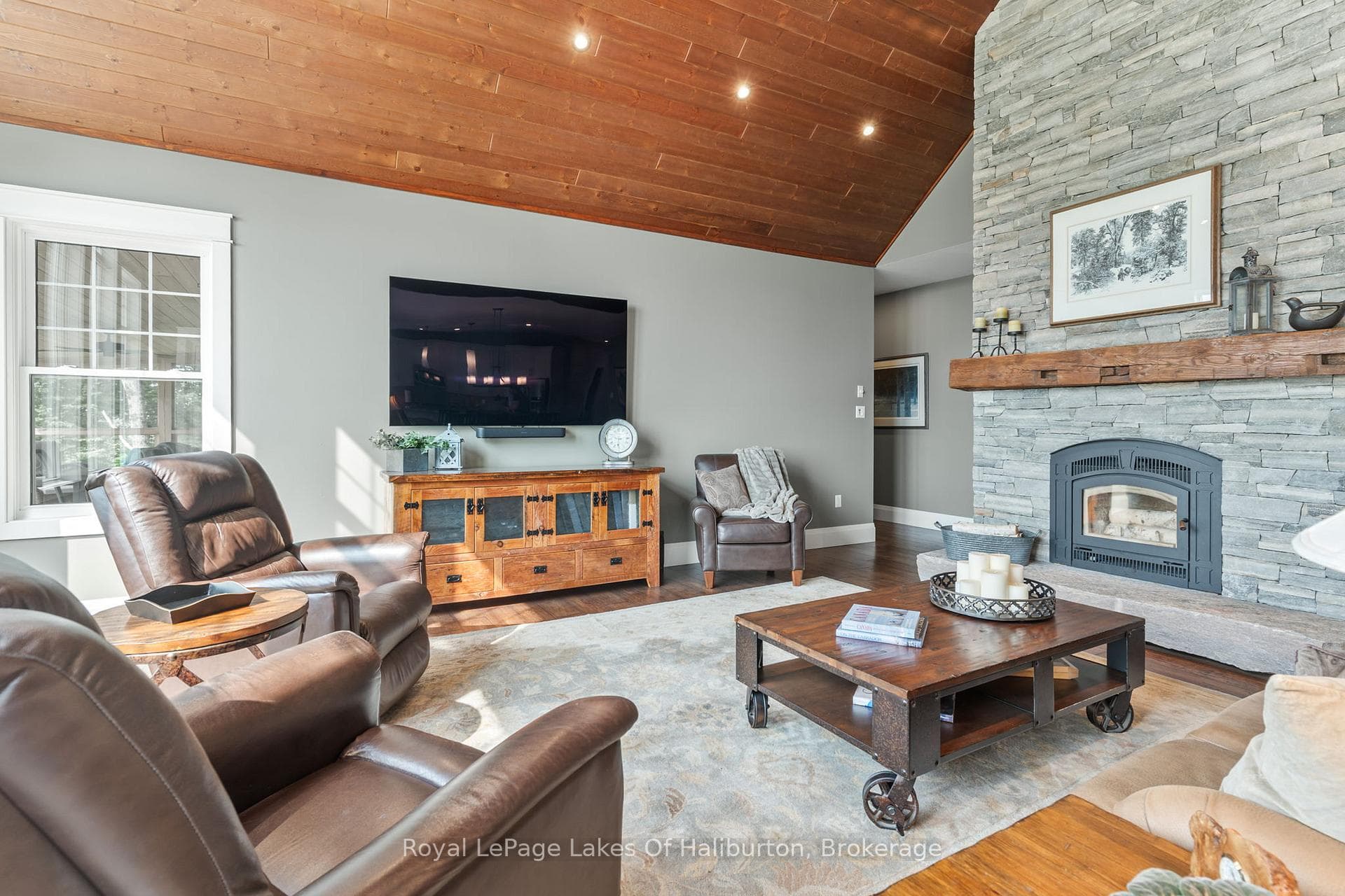 1143 Trillium Trail photo 12