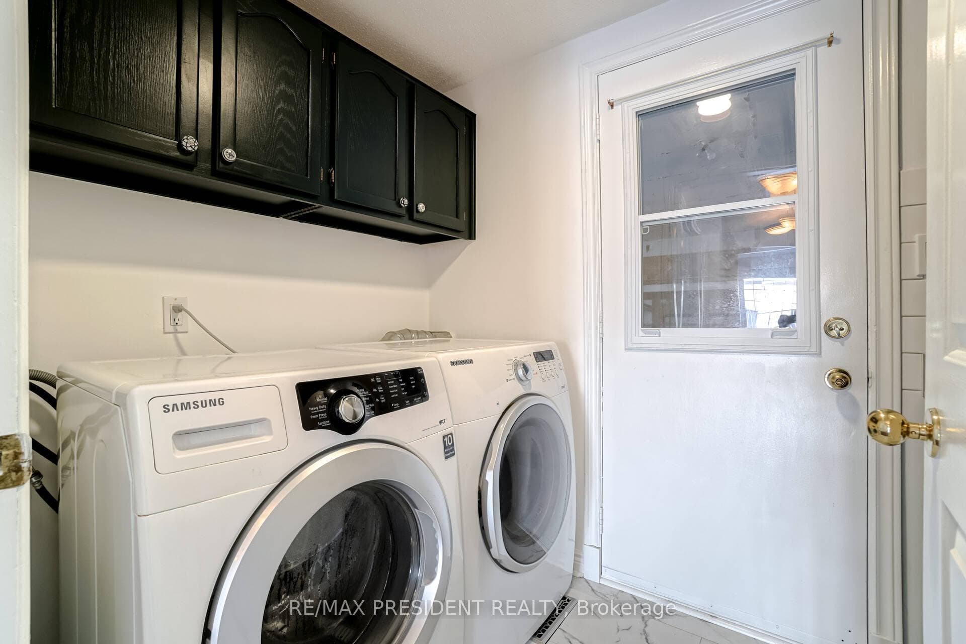 2 White Cliffe Drive photo 18