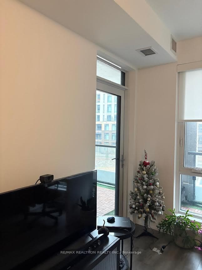 7950 Bathurst Street Unit 332 photo 7