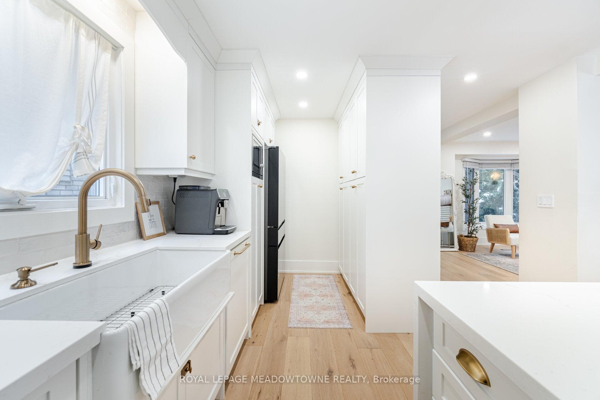 1433 Reynolds Avenue photo 17