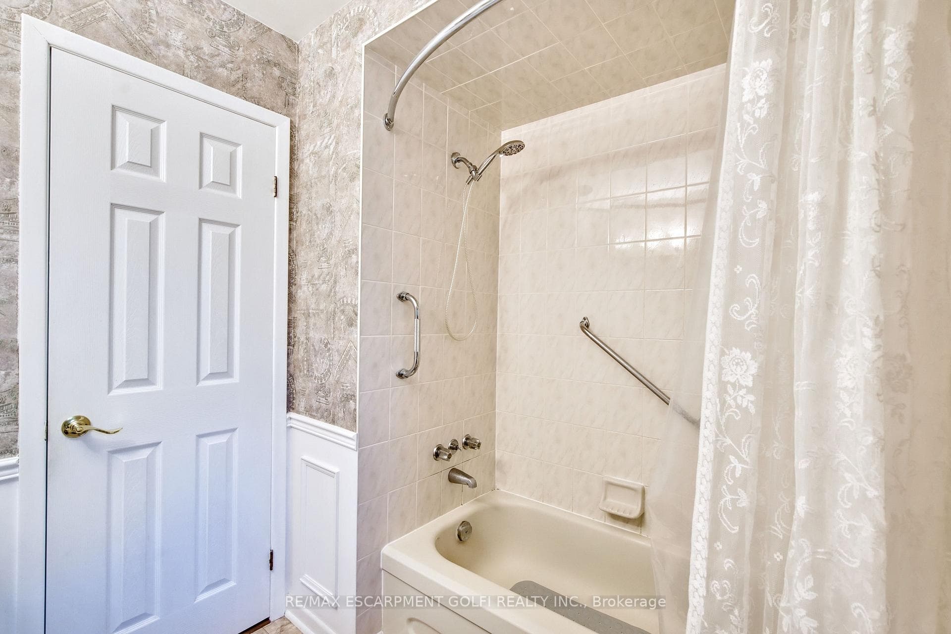 165 Woodrow Street photo 15