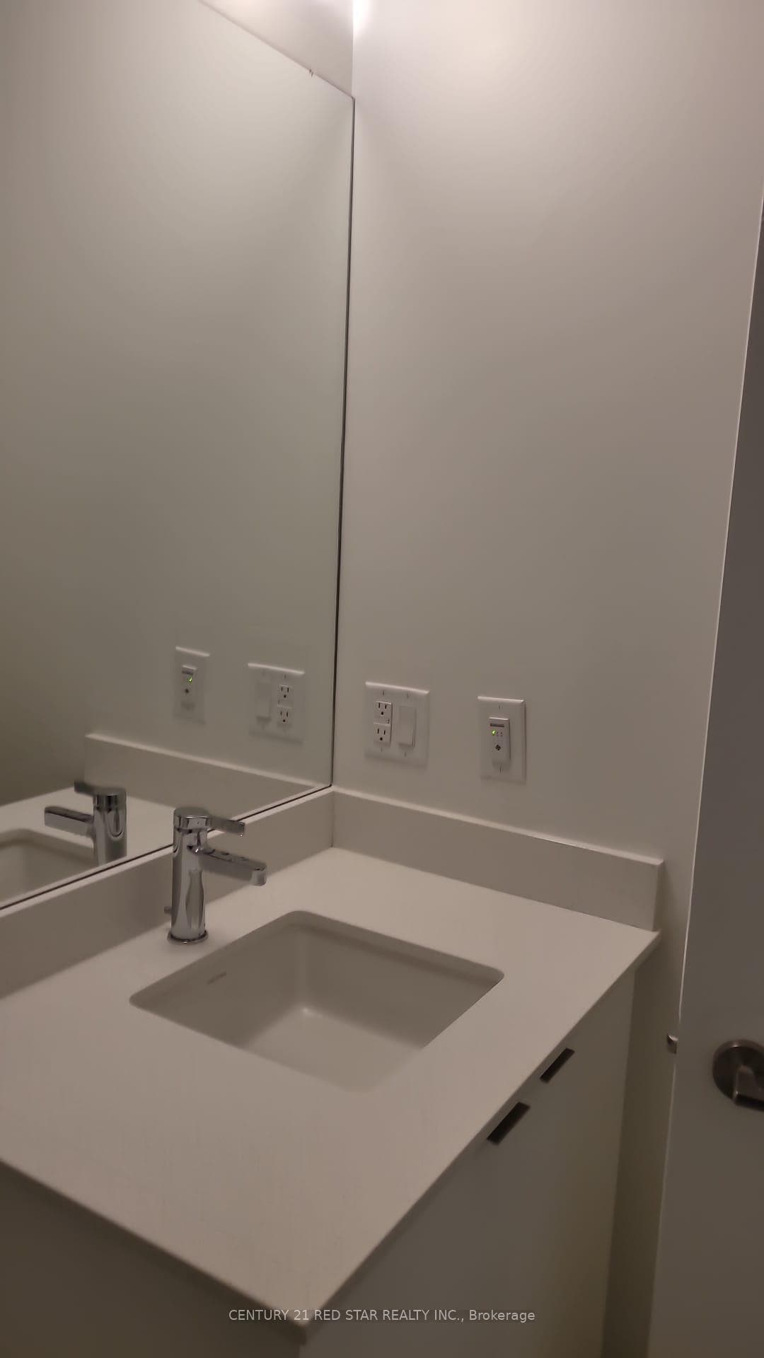 55 Duke Street Unit 336 photo 2