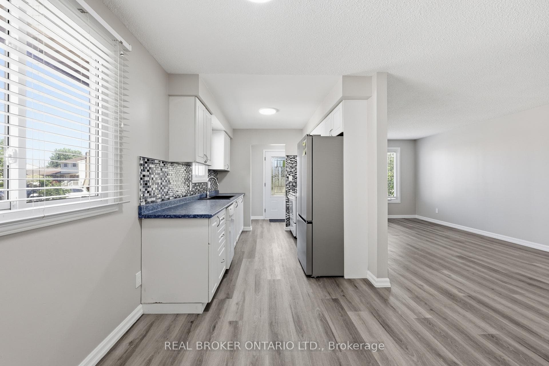 42 Terrace Avenue photo 5