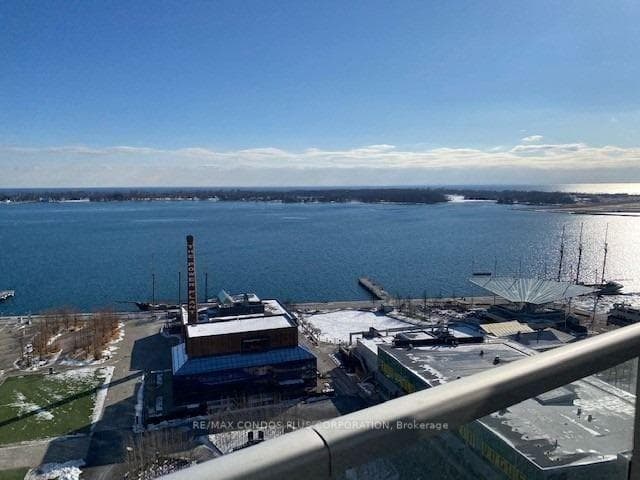218 Queens Quay N/A Unit 1906 photo 2