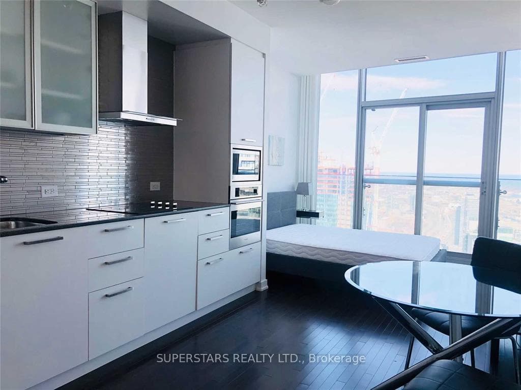 14 York Street Unit 6701 photo 4
