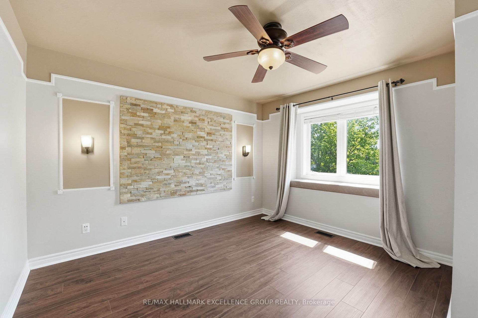887 Nesting Way photo 25
