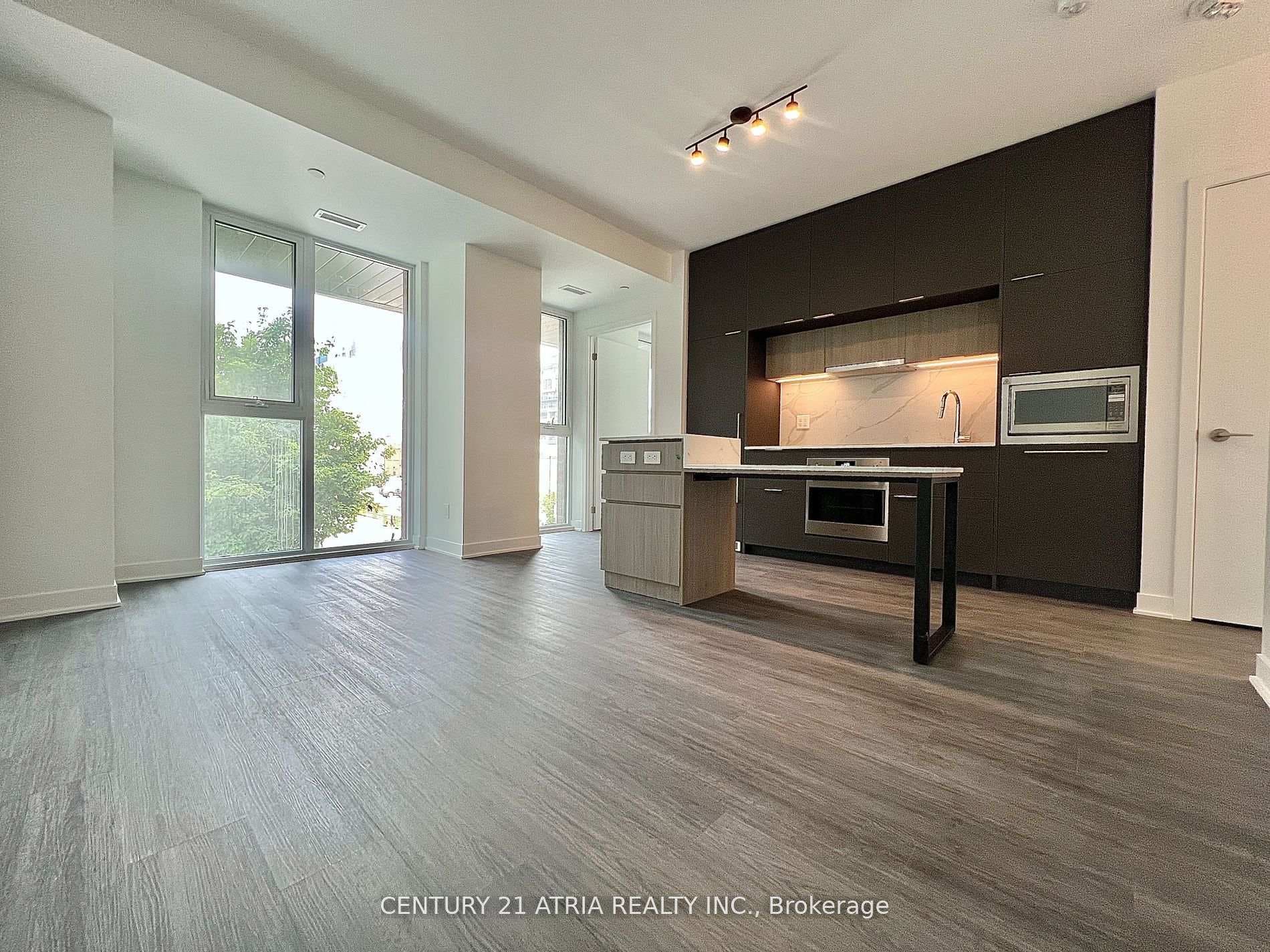 900 St Clair Avenue Unit 203 photo 2