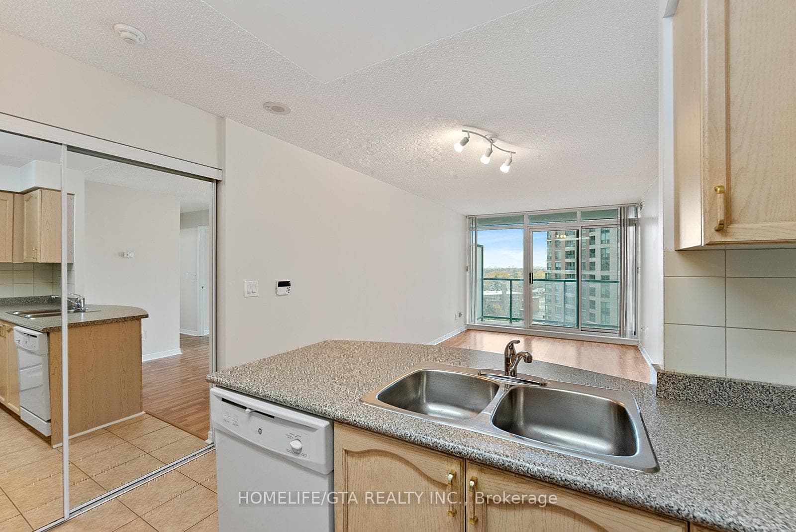 5508 Yonge Street Unit 705 photo 5