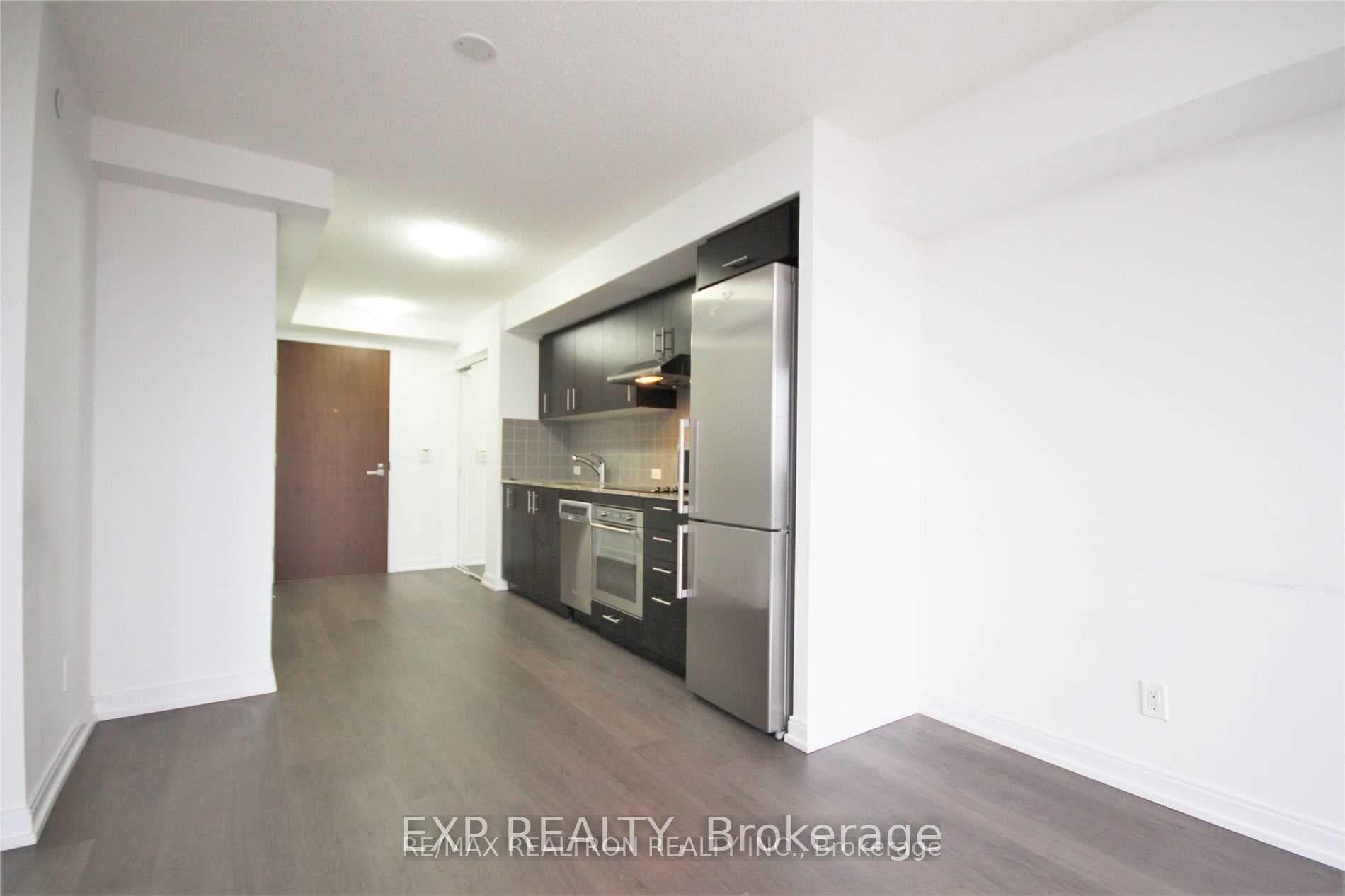 255 Village Green Square Unit 1107 photo 18