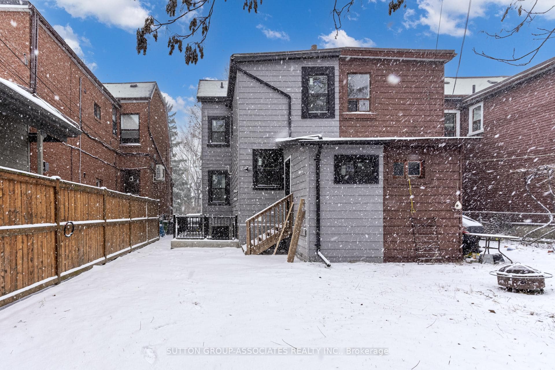 885A Dovercourt Road Unit Upper photo 37