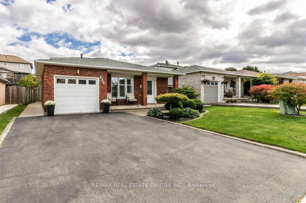 698 Acadia Drive photo 4