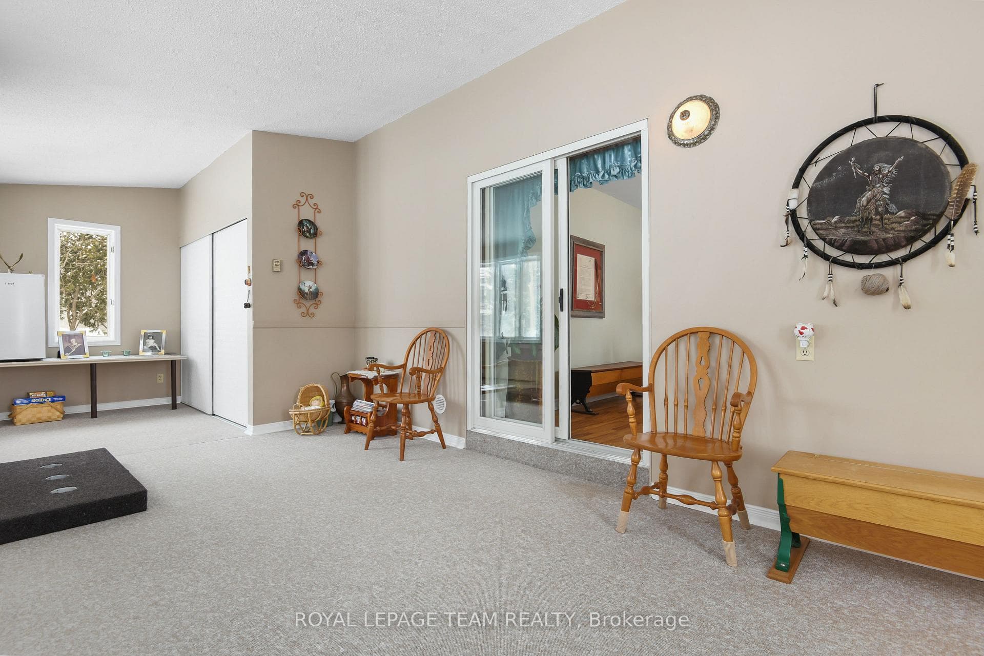 2695 Dunrobin Road photo 18