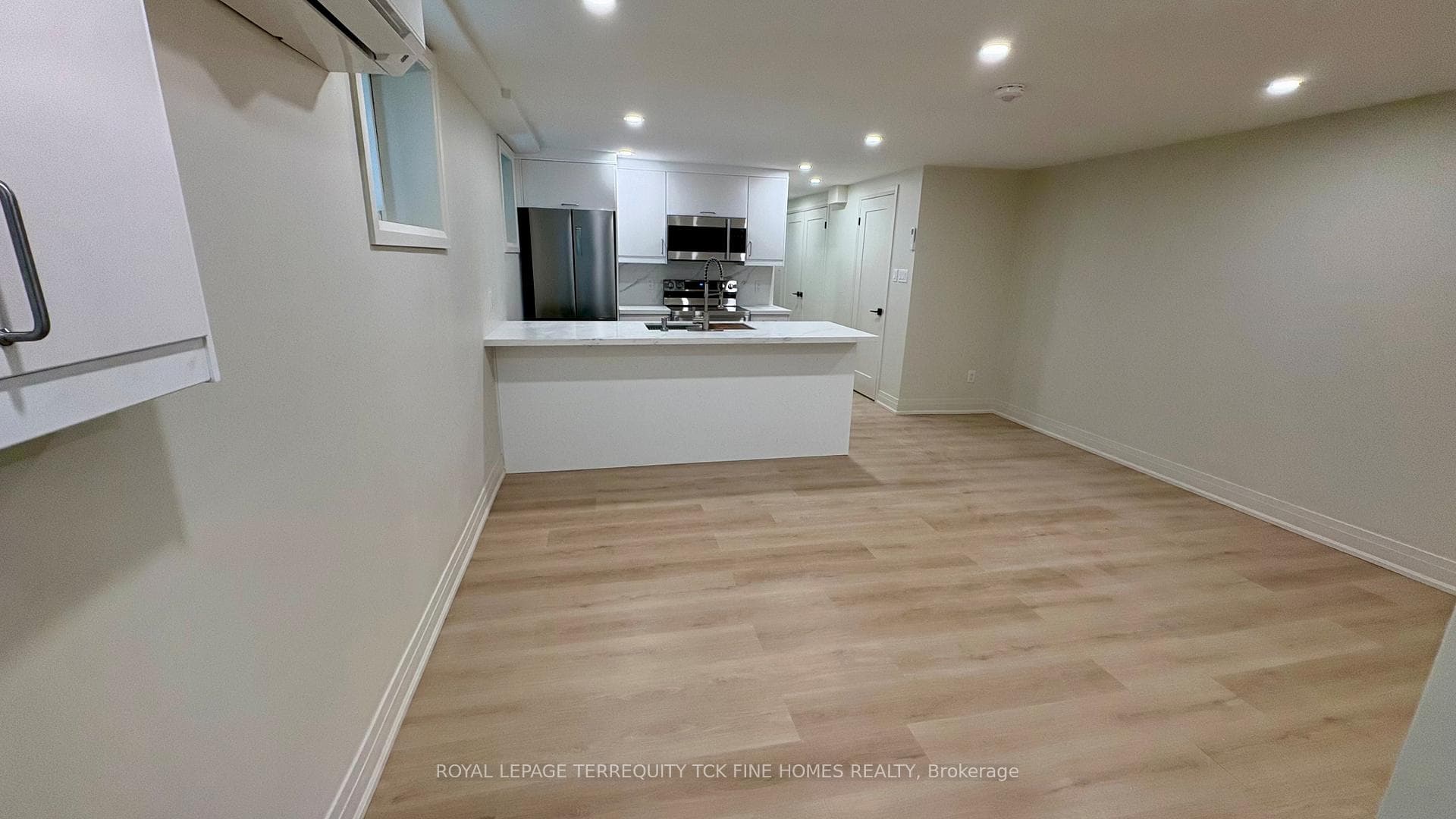 8 Somerset Avenue Unit Lower photo 4