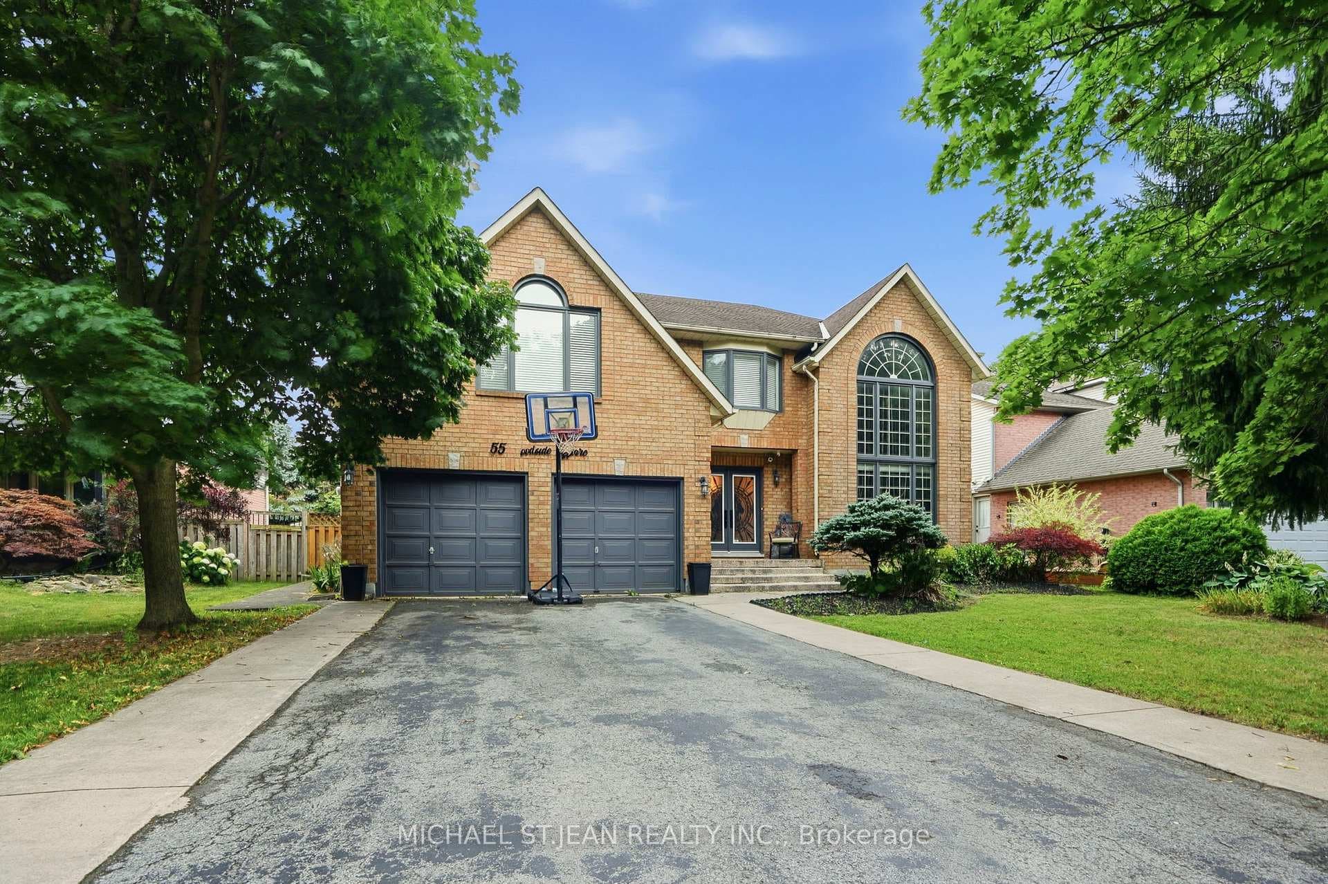 55 Woodside Square photo 4