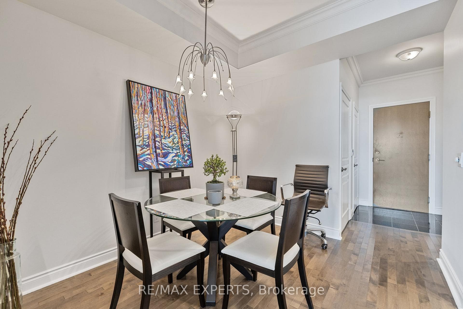 319 Merton Street Unit 1005 photo 5