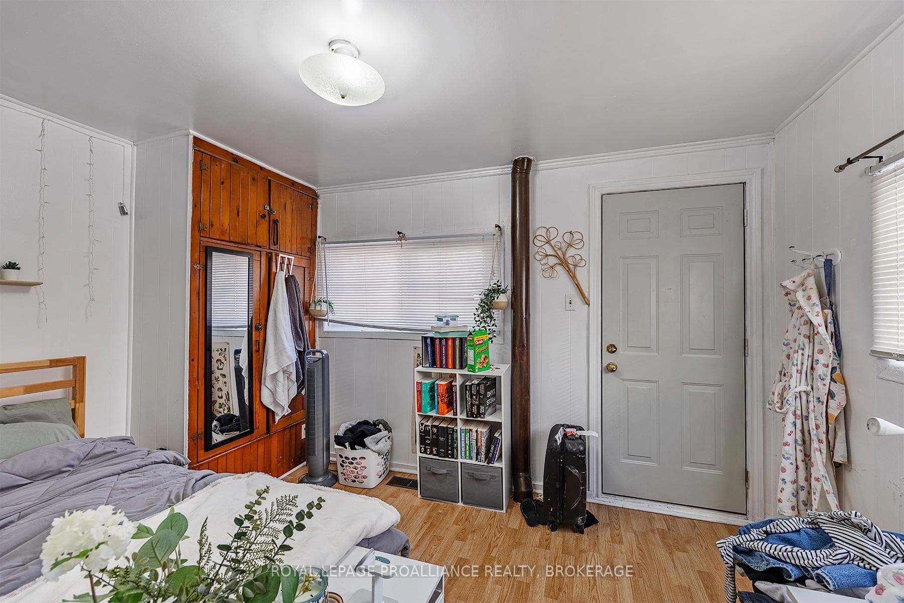 310 University Avenue photo 47