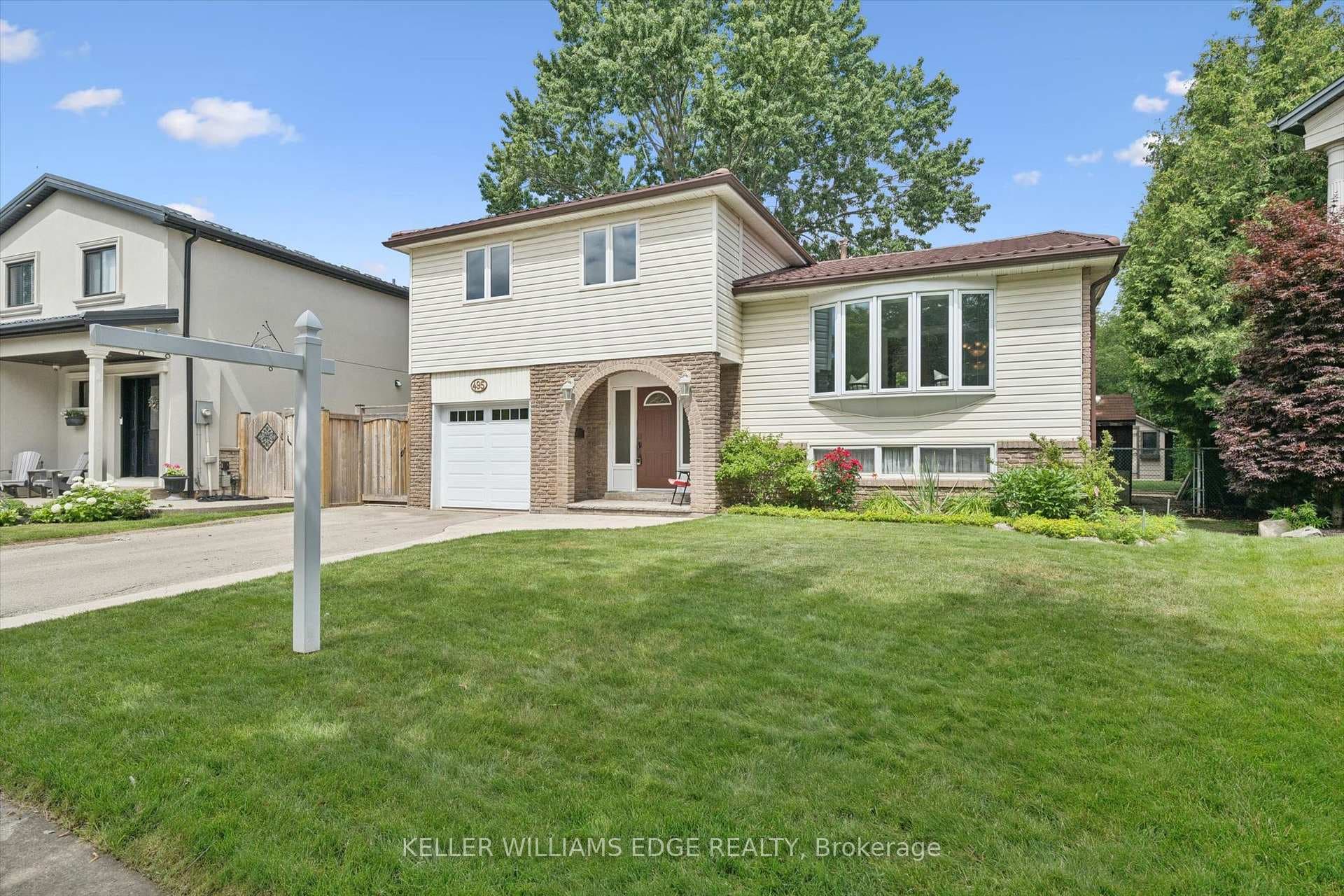 495 Tipperton Crescent photo 1