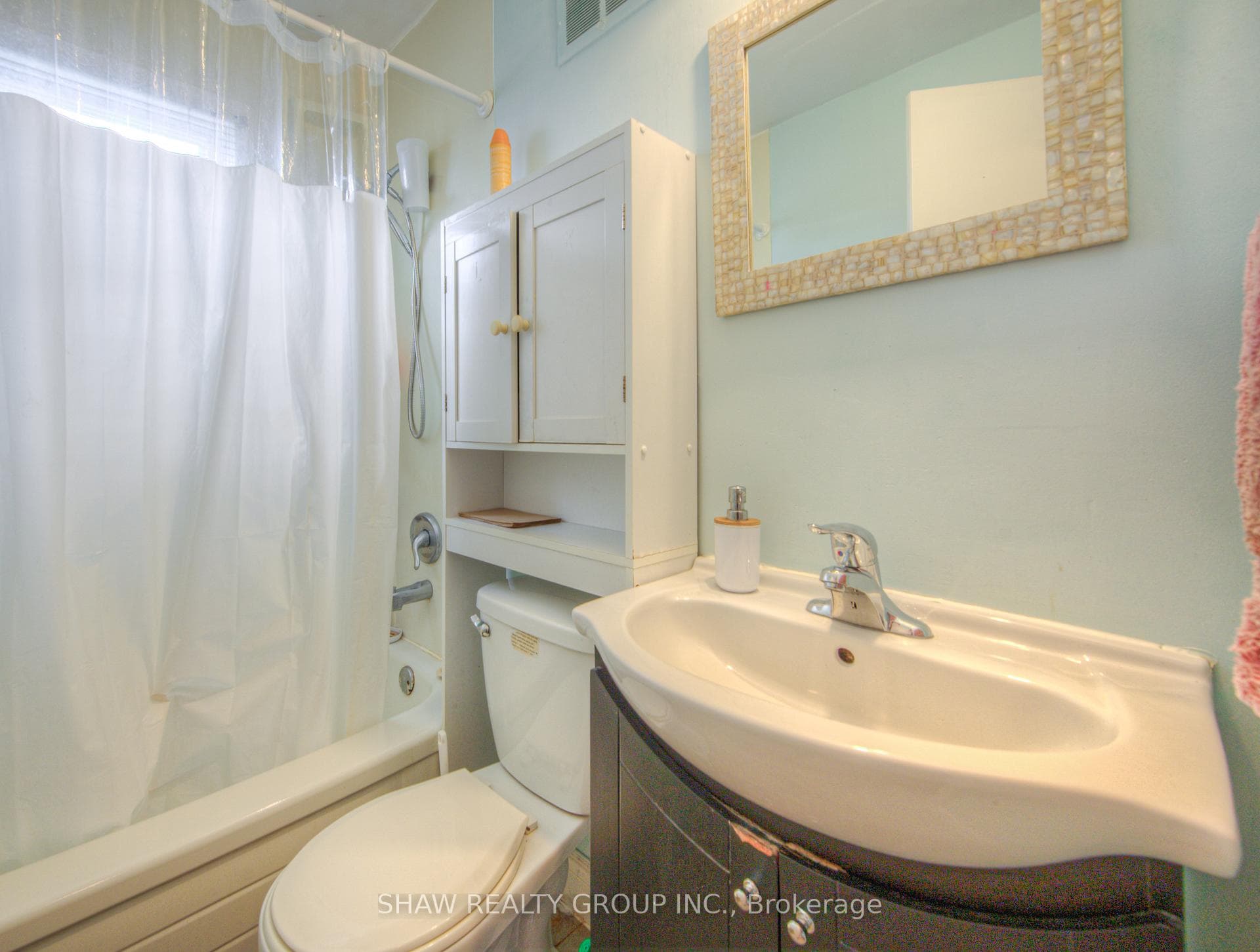 12 Christopher Drive photo 14