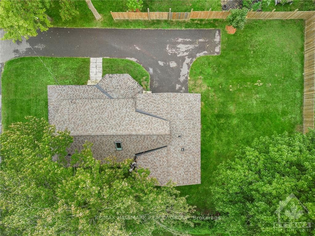 915 LACROIX Road photo 29