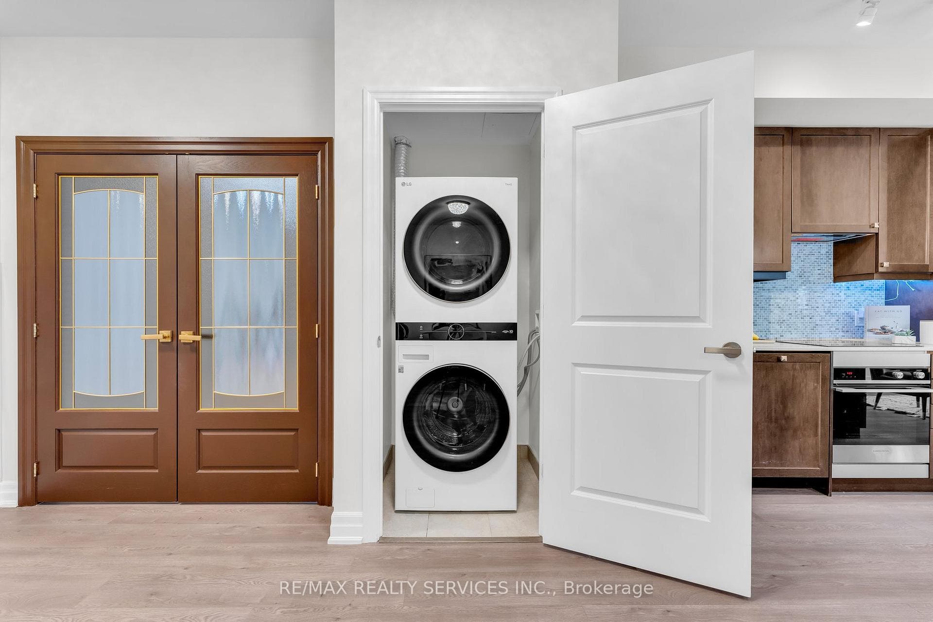 9075 Jane Street Unit 210 photo 18
