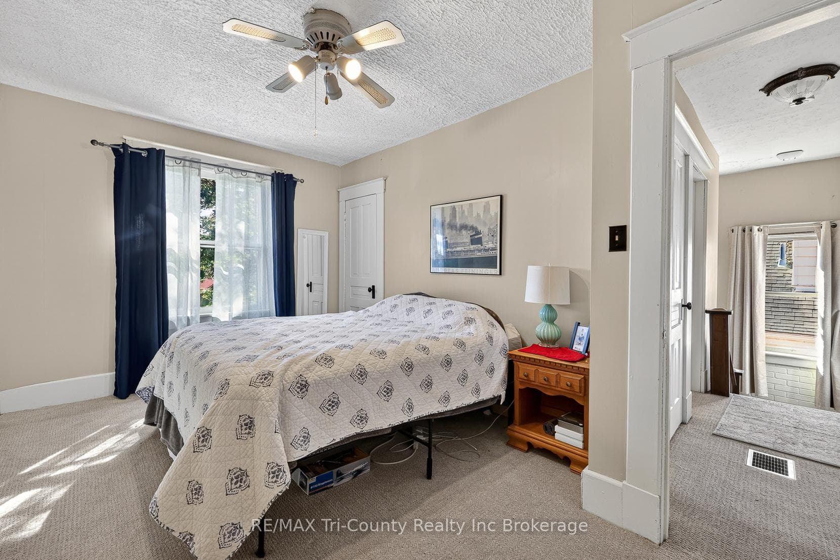 335 Broadway Street photo 17