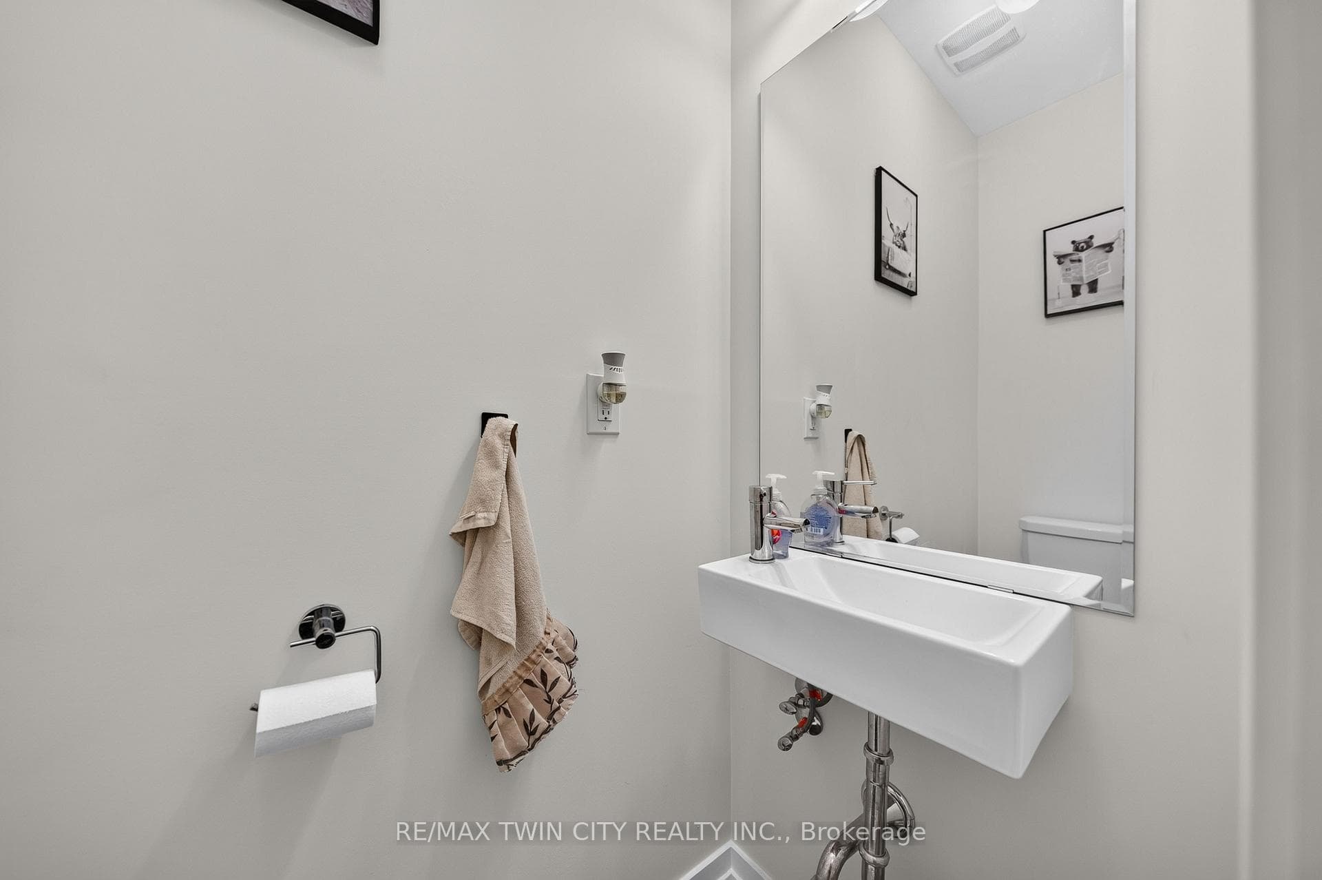 49 Lambert Lane photo 24