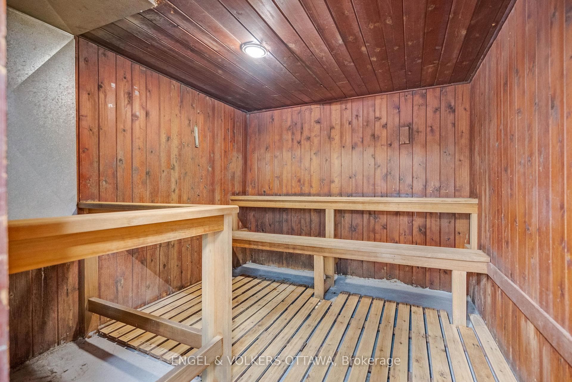 665 Bathgate Drive Unit 301 photo 25