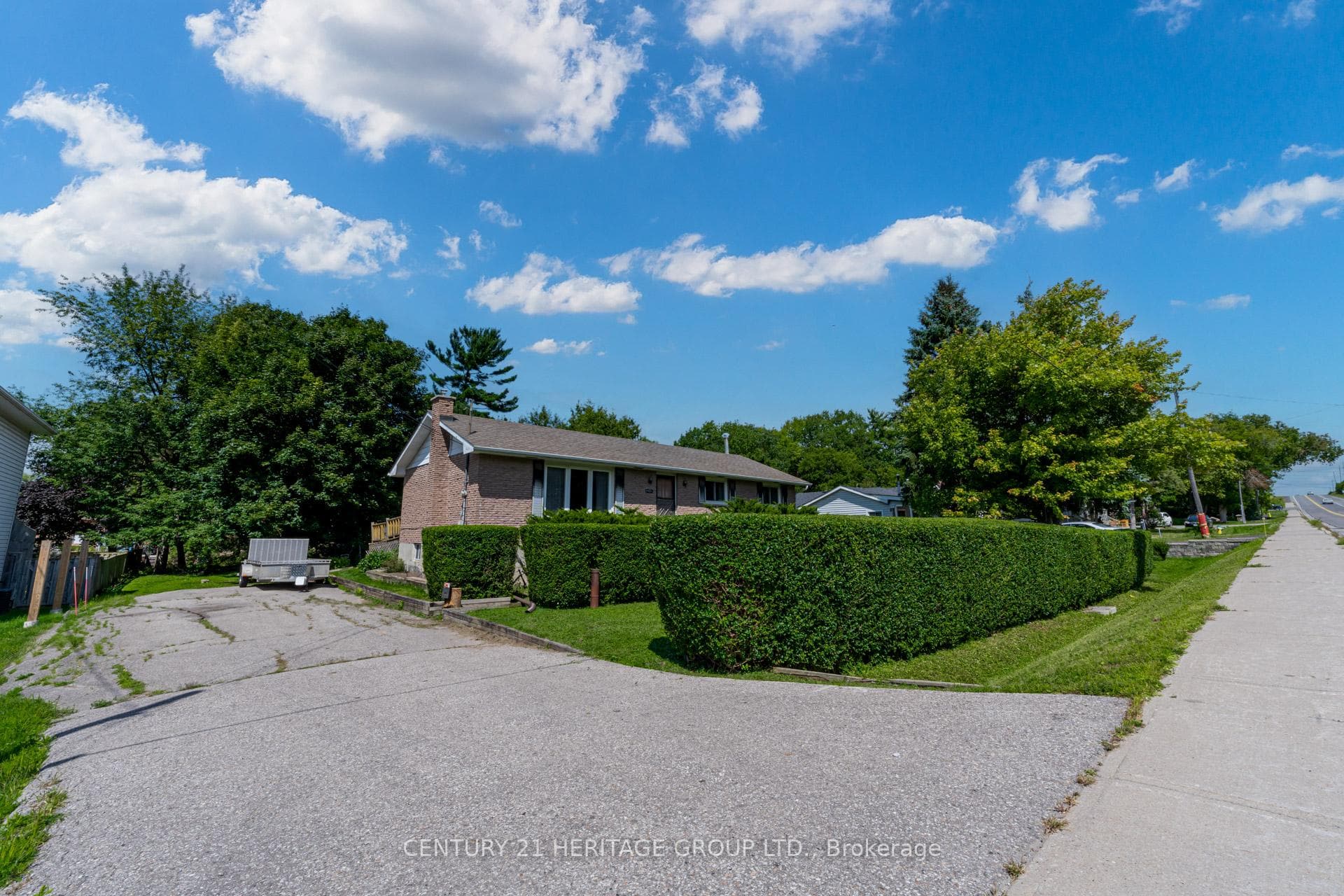 150 Morton Avenue photo 2