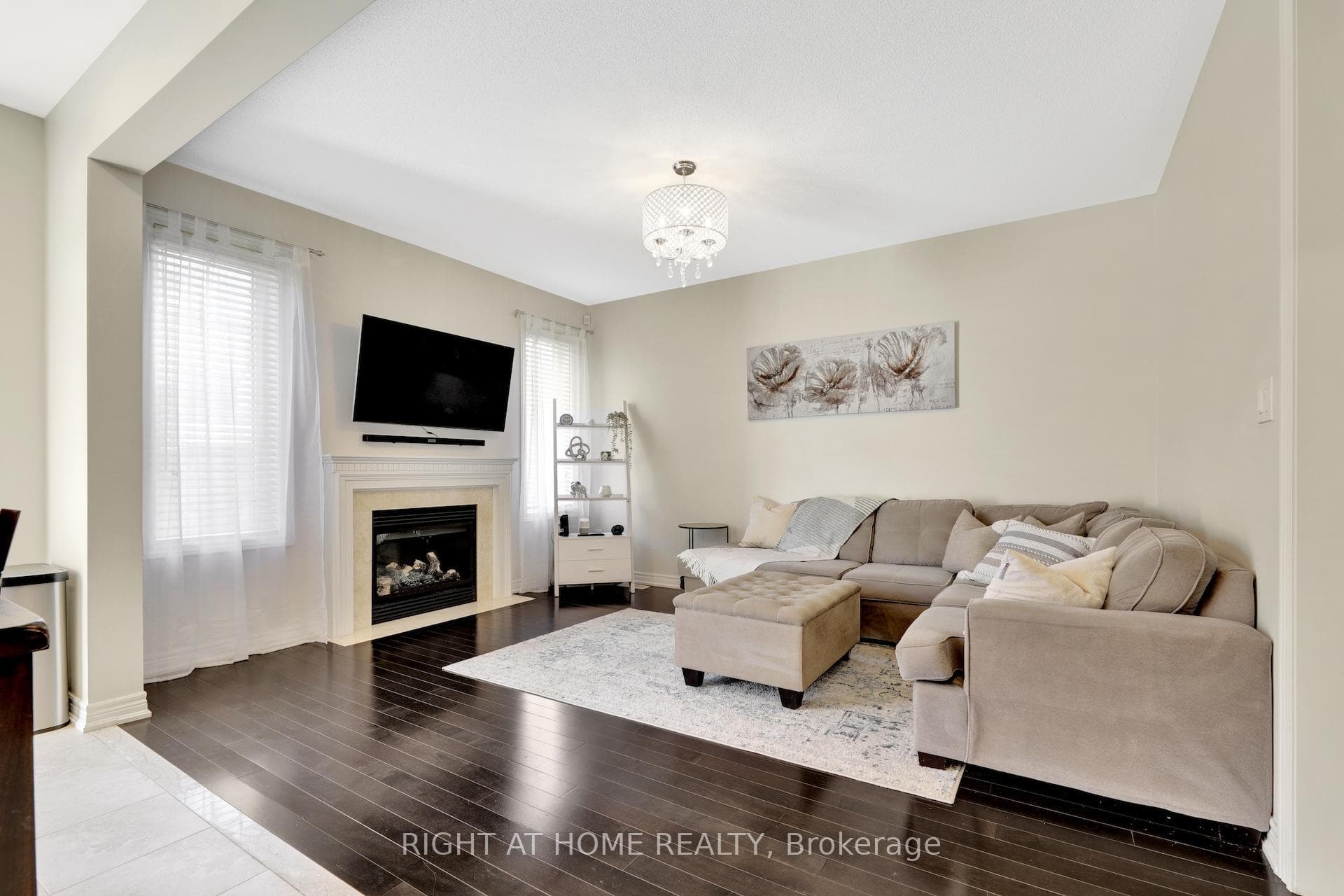 83 Relton Circle photo 5