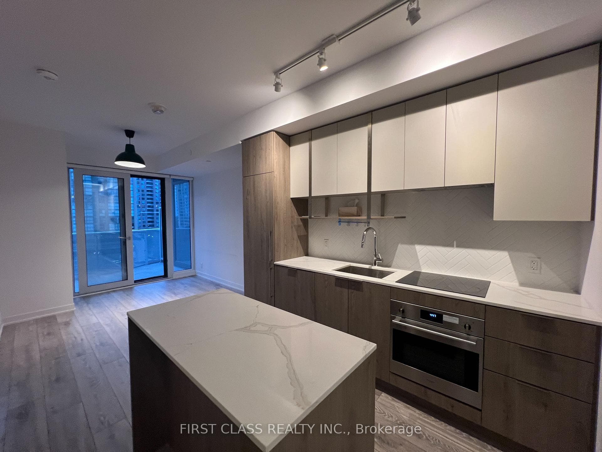 15 Holmes Avenue Unit 503 photo 2