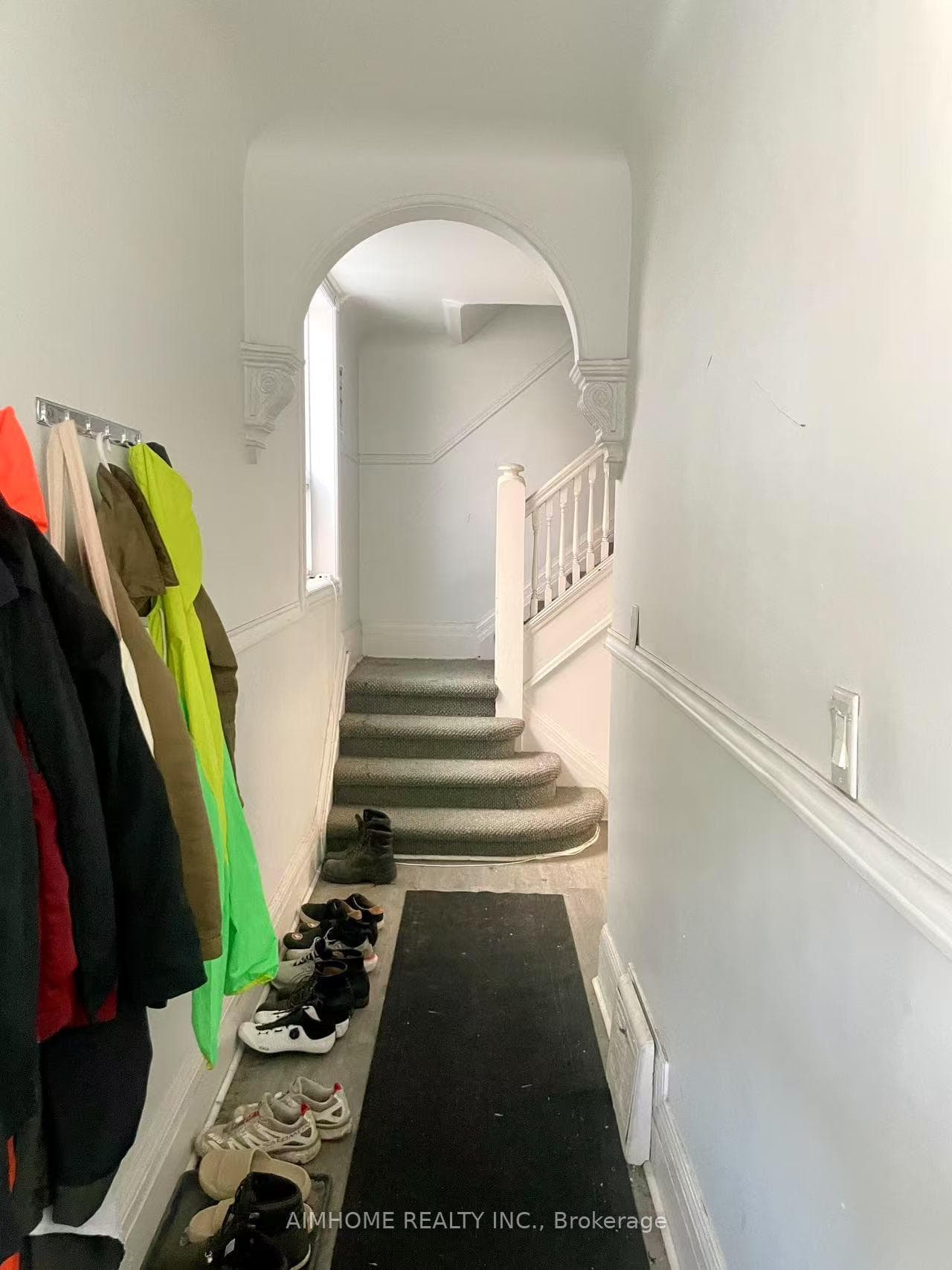 625 Bathurst Street photo 2