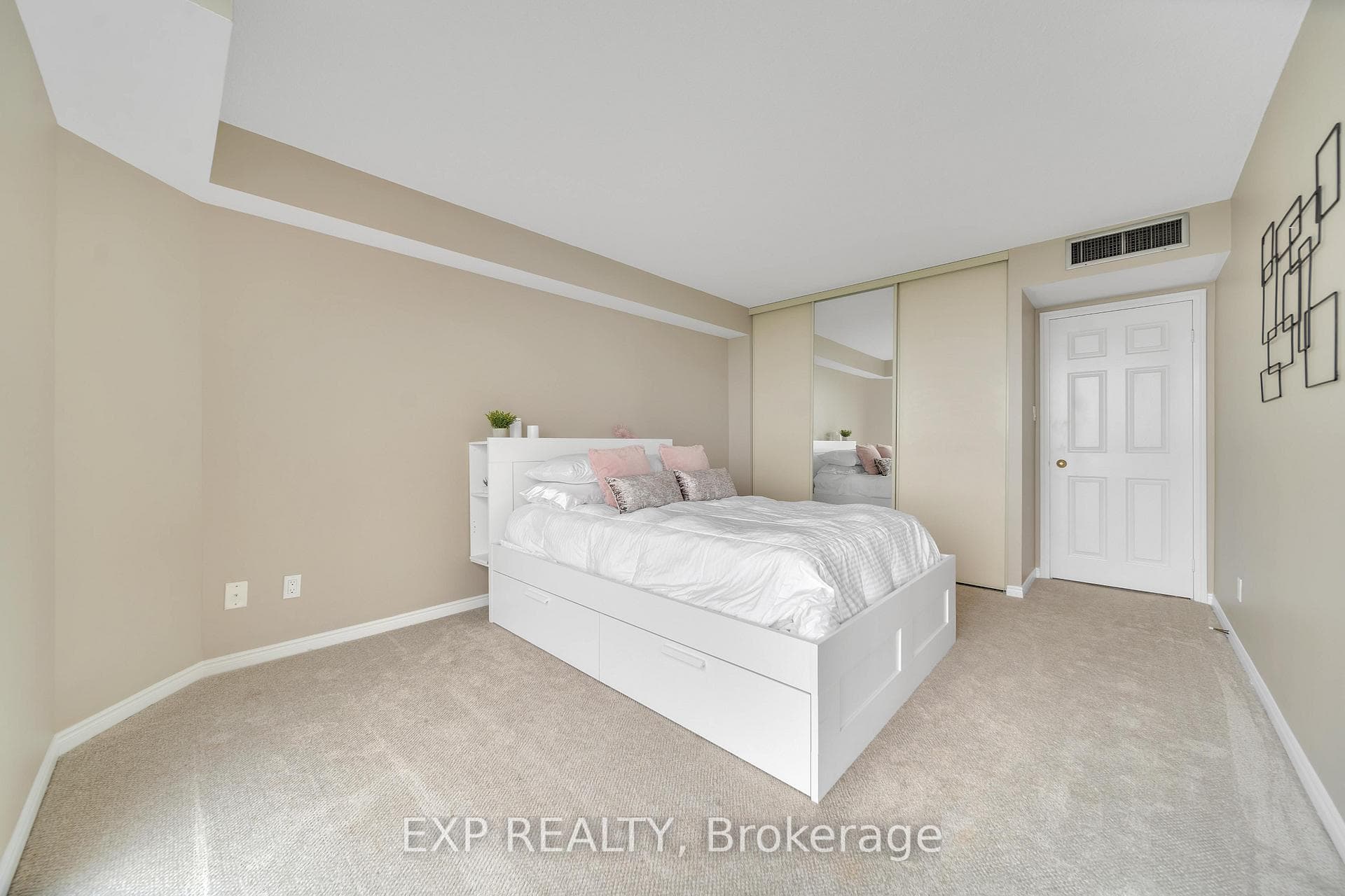 1360 Rathburn Road Unit 1209 photo 11