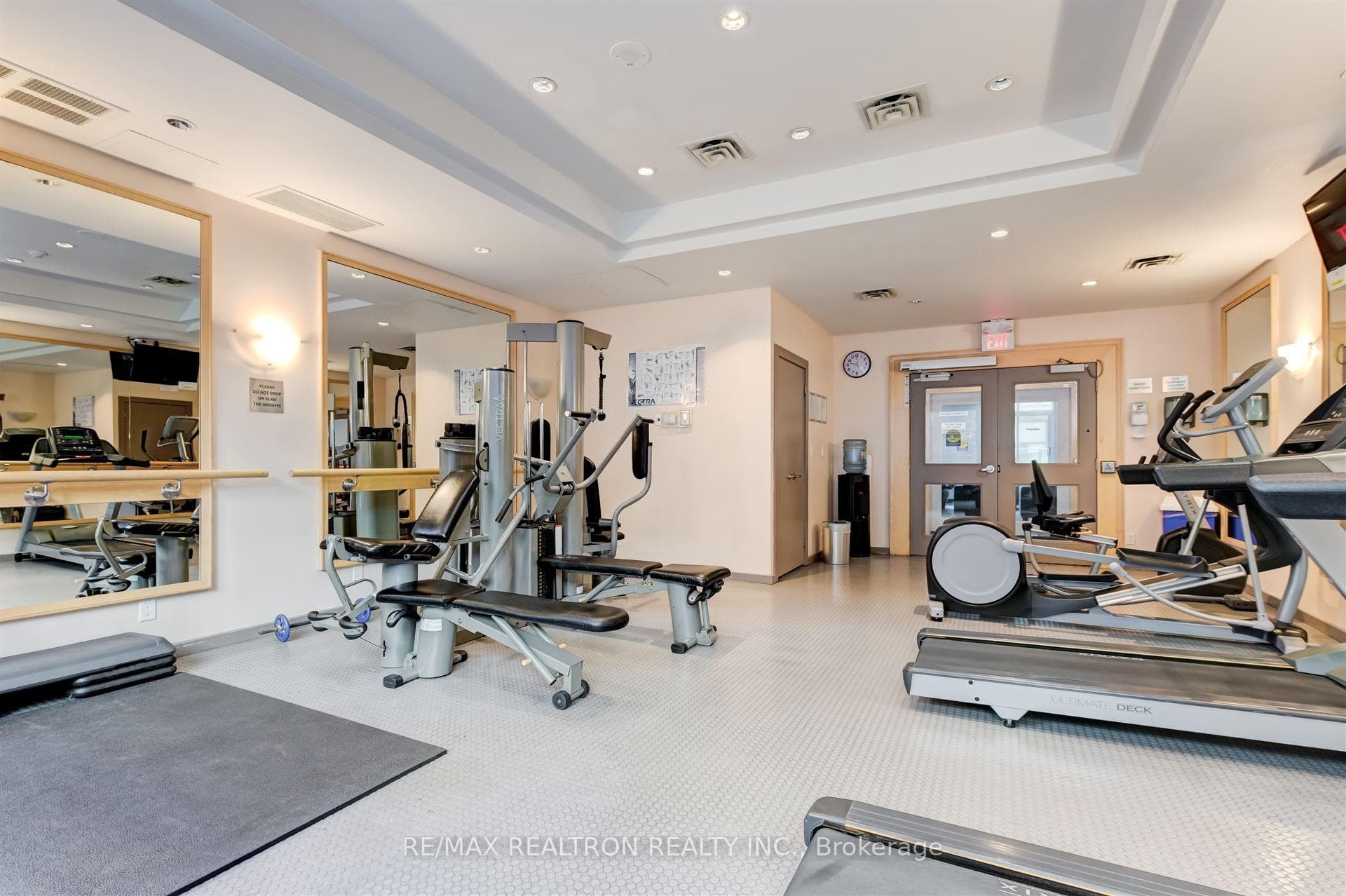 212 Eglinton Avenue Unit 803 photo 32