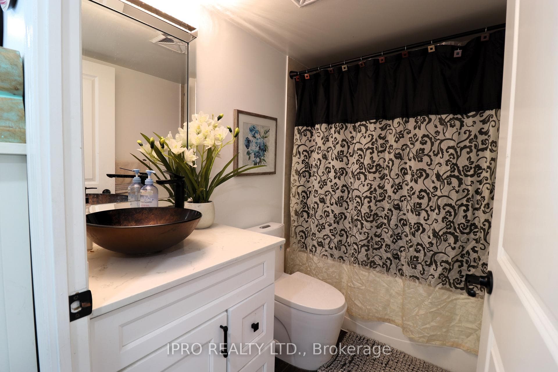 8 Rosebank Drive Unit 17L photo 3