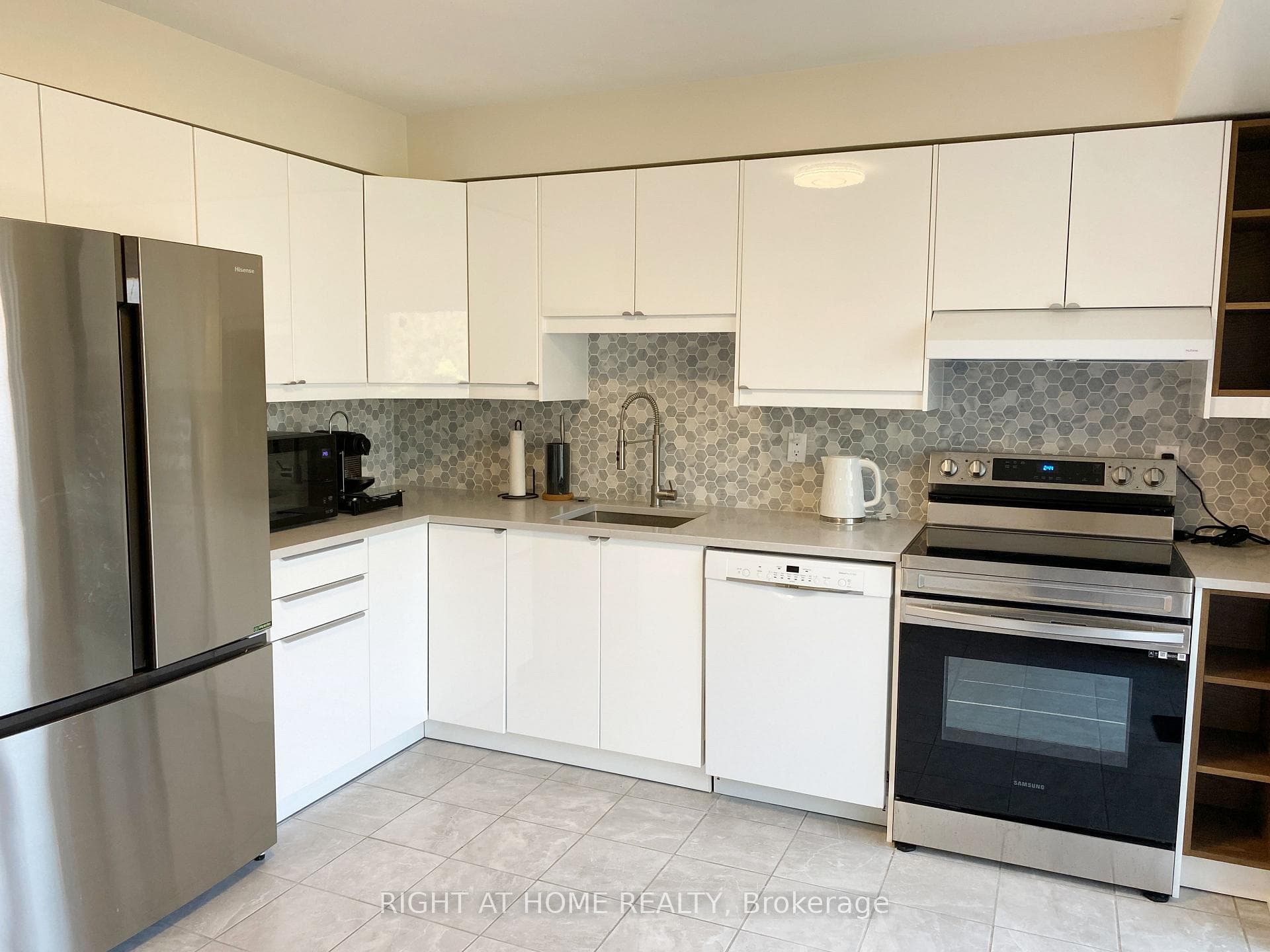 63 Lyfytt Crescent photo 13