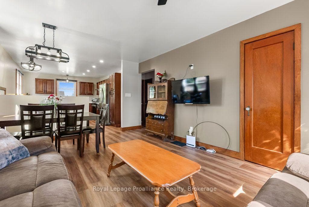 76 Wright Avenue photo 10