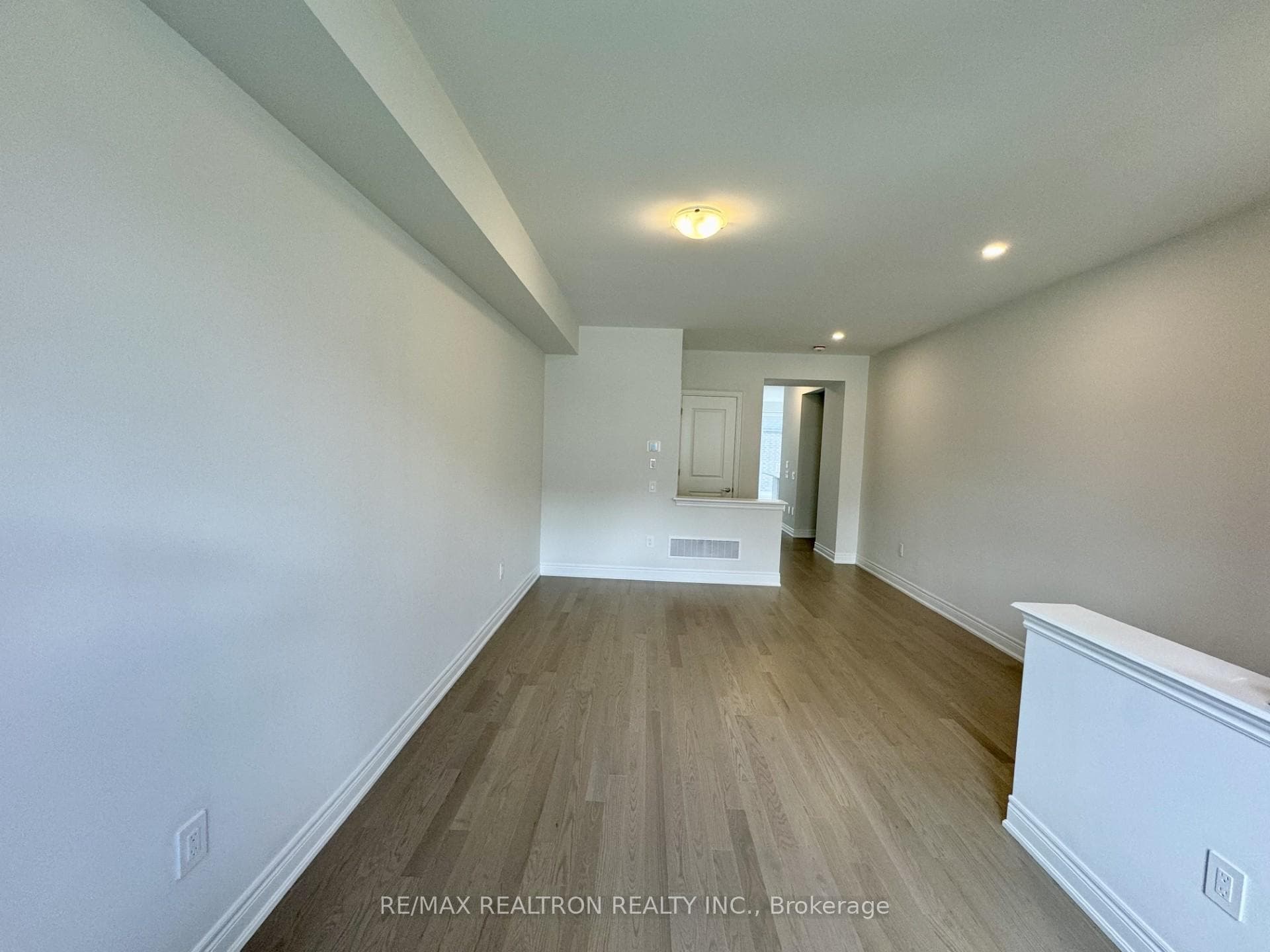 4 Abeam Street photo 3
