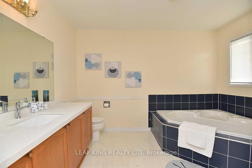 102 Huntingwood Avenue photo 10