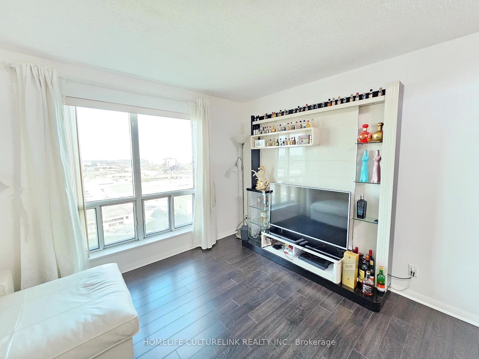 11 Lee Centre Drive Unit 2106 photo 3